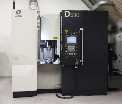 MAKINO D300